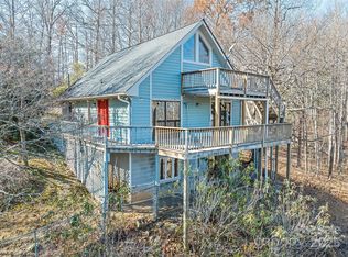 1350 Davis Mountain Rd, Hendersonville, NC 28739