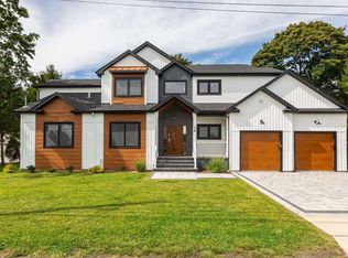 79 Farmers Ave, Lindenhurst, NY