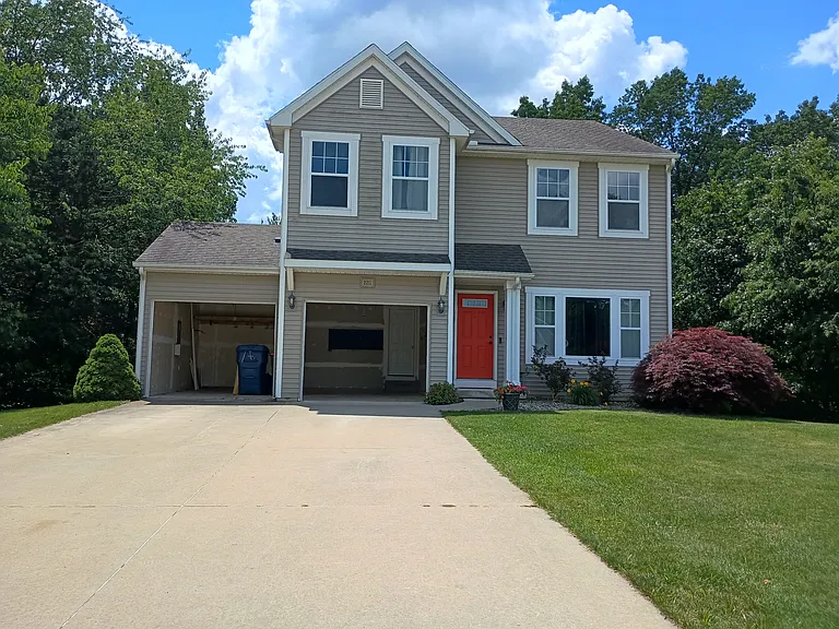 2211 Colbert Dr — Photo 1
