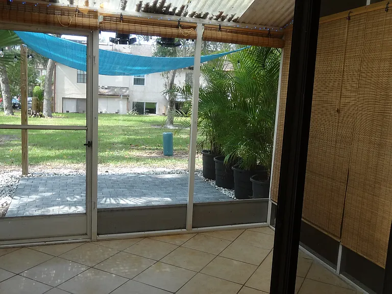4002 Brigadoon Cir — Photo 43