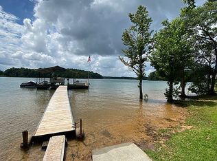 405 Collins Rd, Lavonia, GA 30553