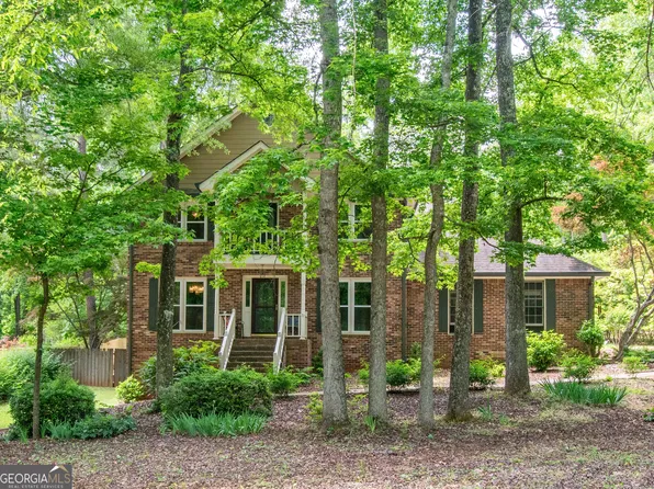 205 Essex Cir, Fayetteville, GA 30215