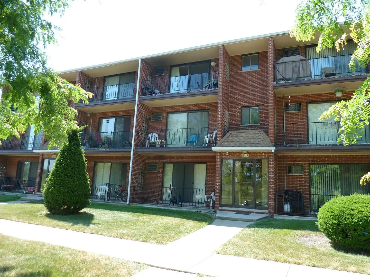 Chi Ridge — Photo 1