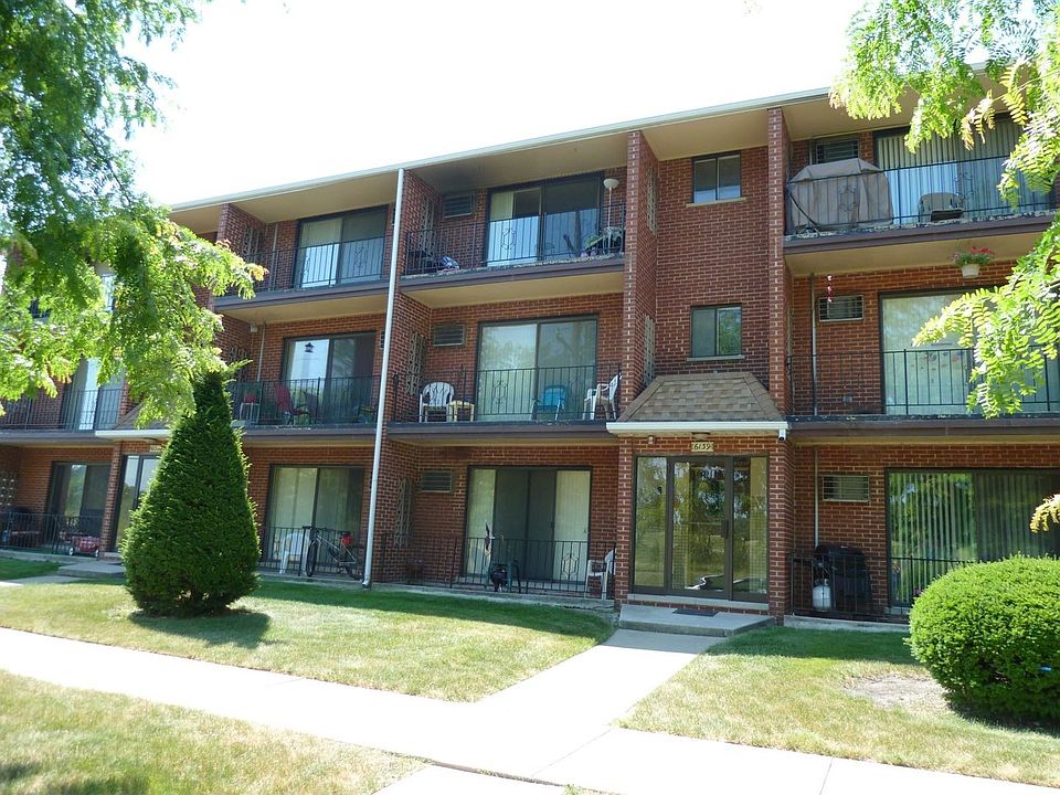 1st image of 6135-39 W 103rd St #2/1A