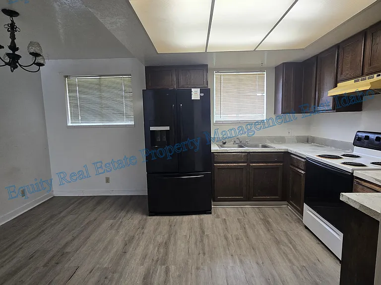 ID - 848, 852, 854, 856 Bryan Rd - LB - 854 — Photo 6