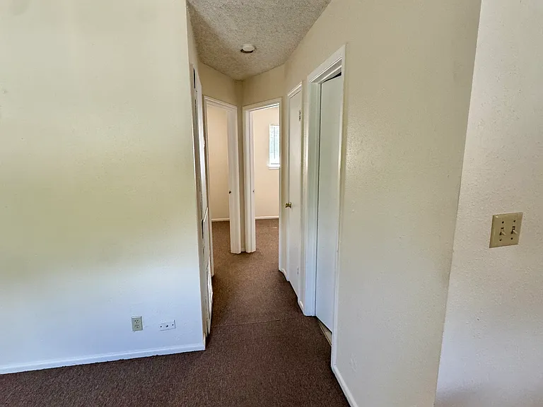 1523 Quintana Rd #18 — Photo 4