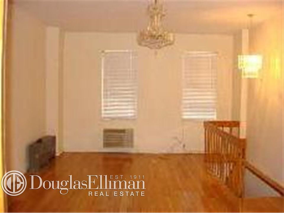 2nd image of 226 E 75th St APT 1A