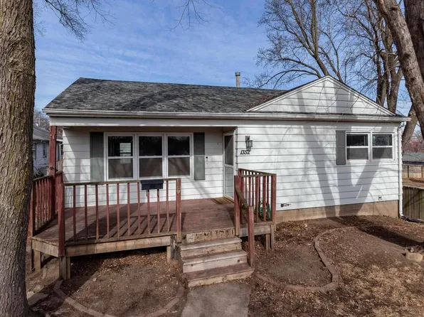 1352 W 37th St, Davenport, IA 52806