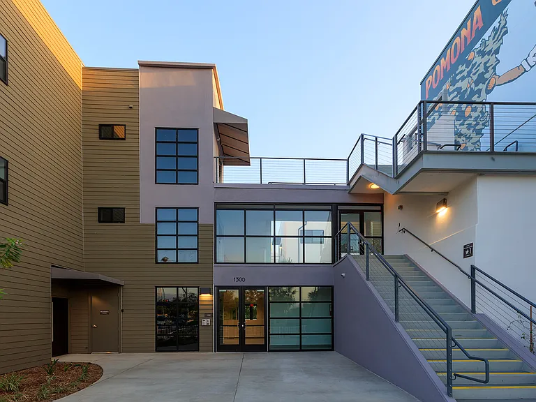 Mission 33 Apartments — Photo 18