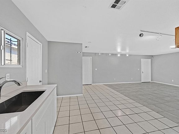 5th image of 1024 Blankenship Ave
