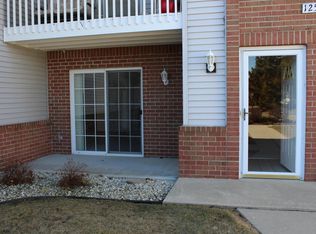 1256 Village Centre Dr UNIT 1, Kenosha, WI 53144