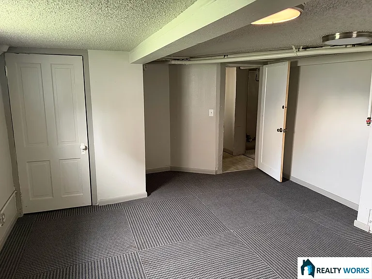 1018 Charleston St — Photo 8