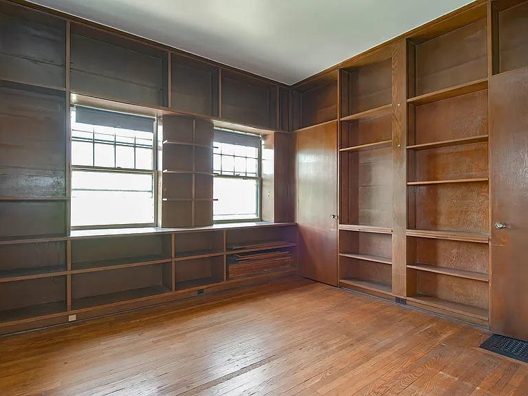 923-925 Beacon St #3A — Photo 10