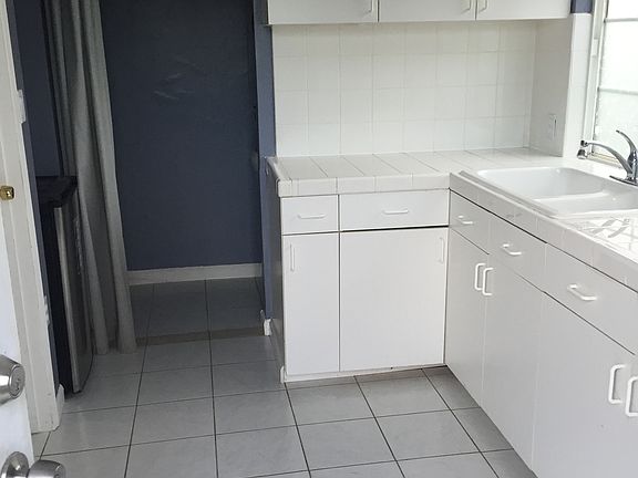 2nd image of 10 Del Prado Dr