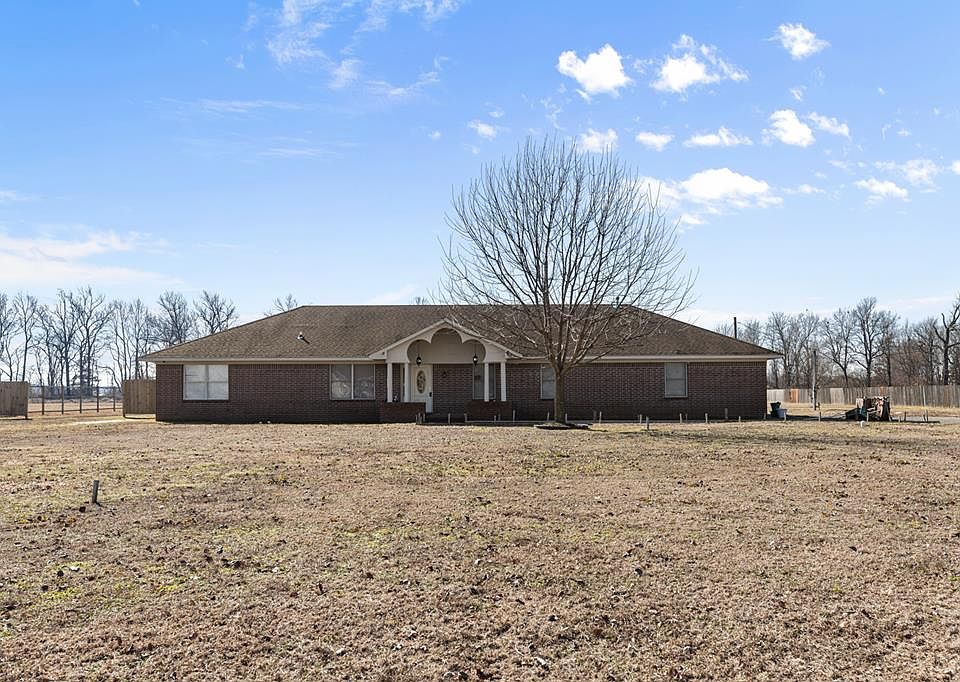 1st image of 195 Stafford Rd