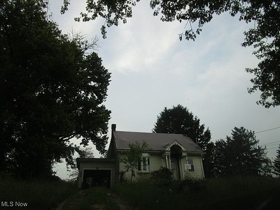 2nd image of 2037 Chandlersville Rd