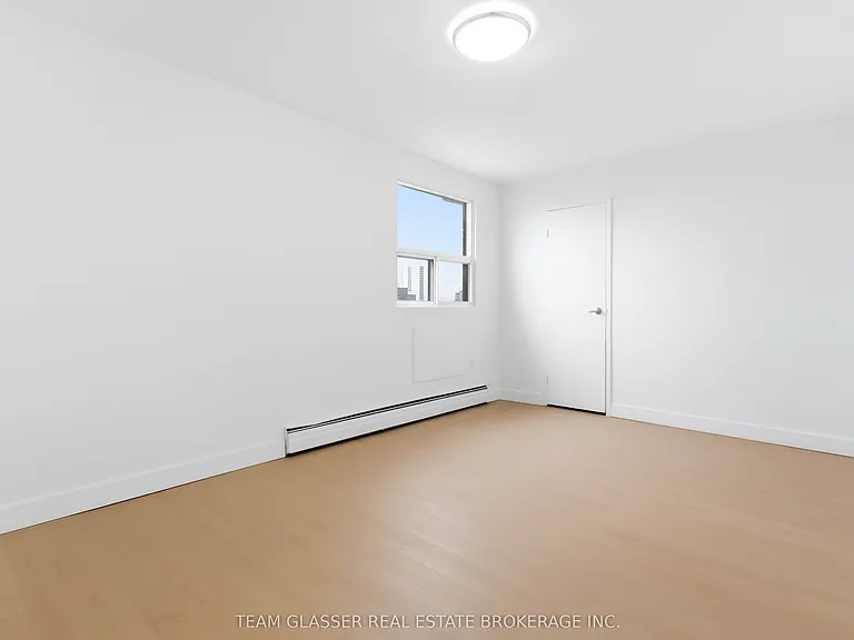 498 Queens Ave #802 — Photo 17