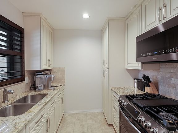 4th image of 307 ANTON DR
