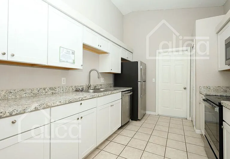 7331 Holly St — Photo 10