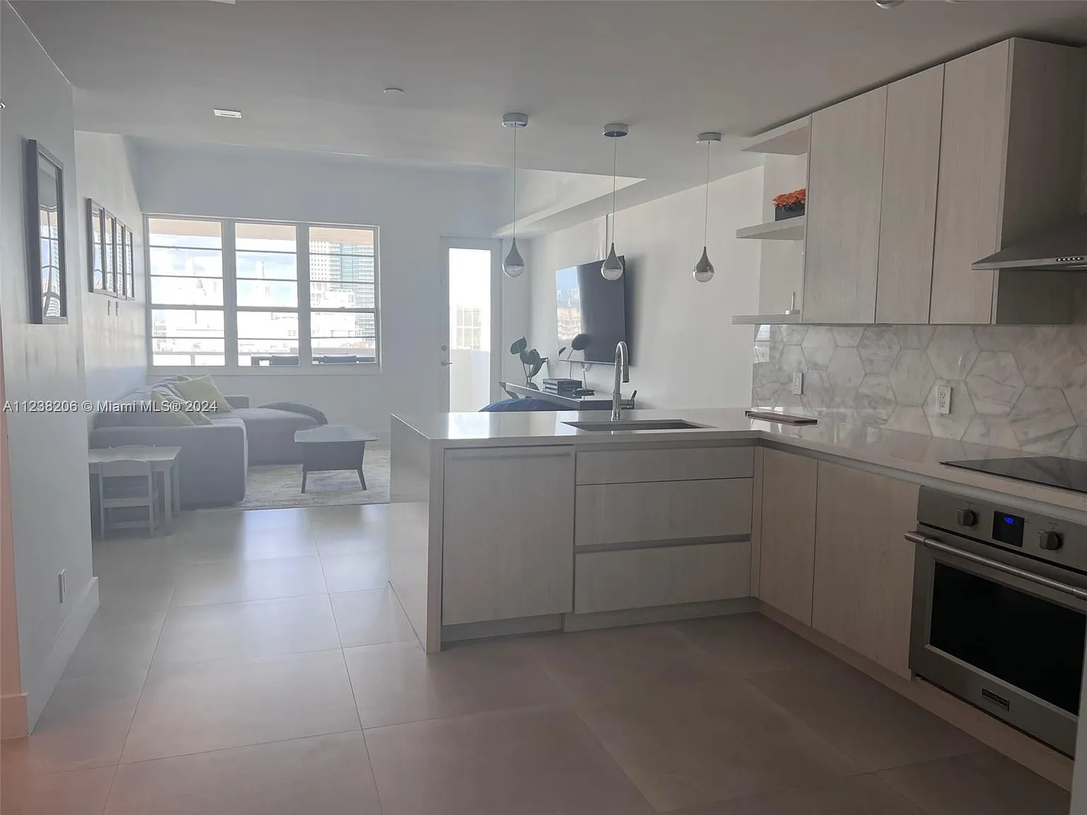 The Decoplage Condo — Photo 2
