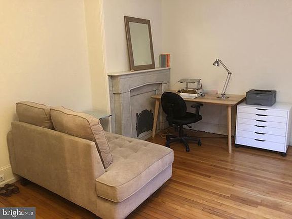 5th image of 1227 Spruce St APT 2R