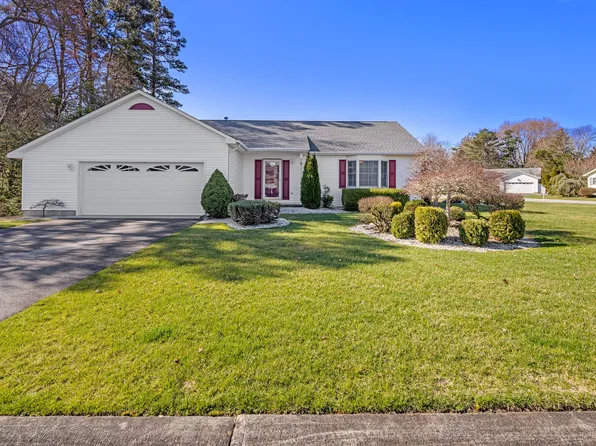 18 Twin Ct, Manahawkin, NJ 08050