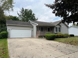 817 Lamoreaux Dr, Lapeer, MI