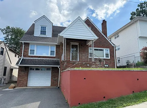 107 Warren St #2 Photo 1
