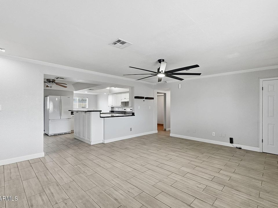 1st image of 445 N 111TH Way