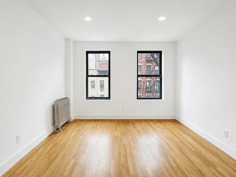 229 E 53rd St #4E — Photo 5
