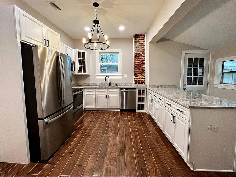 209 S Fulton St — Photo 5