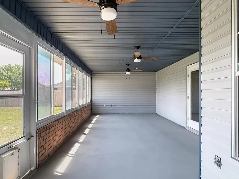 5024 Chandelle Dr — Photo 34