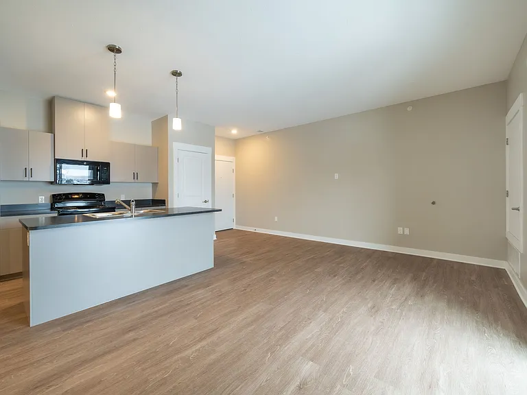5-web-or-mls-2111-heyboer-dr_12102024