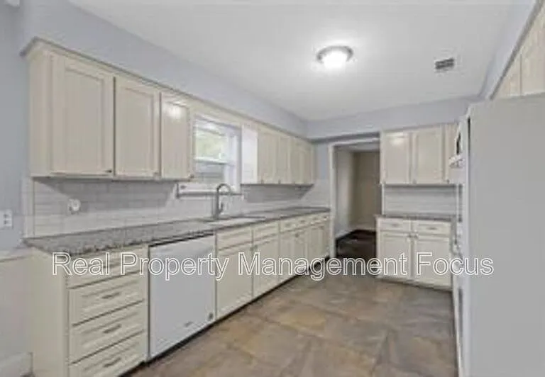 14722 Overview Dr — Photo 14