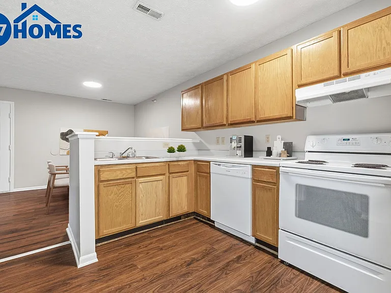 East Street Apartments — Photo 10