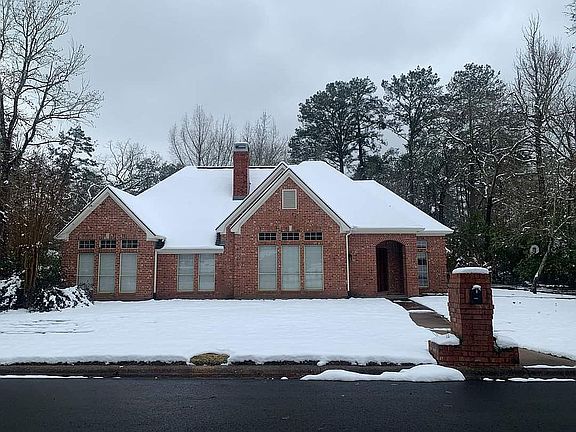 3rd image of 3722 Chevy Chase Dr