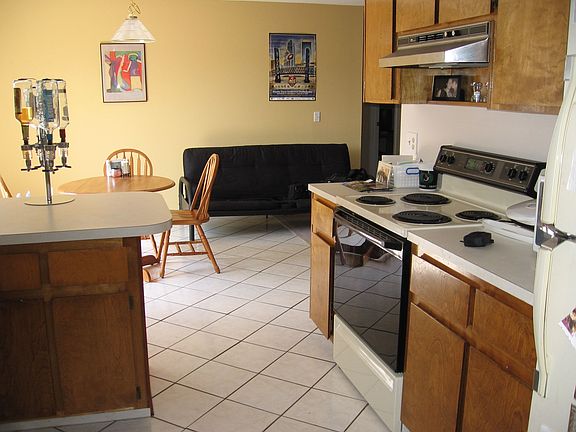 Kitchen/Dining Area