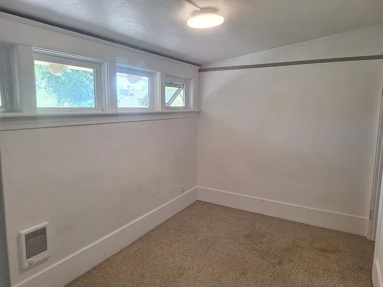 501 NE 3rd St. — Photo 7