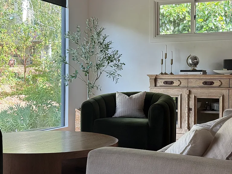 242 N Almenar Dr — Photo 1