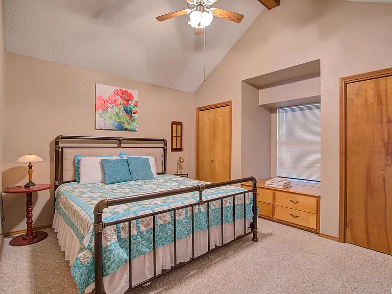 175 Heather Dr — Photo 2