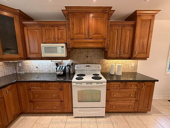 5th image of 1213 Shamir Cres