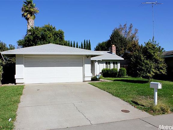 3rd image of 2888 Aquino Dr