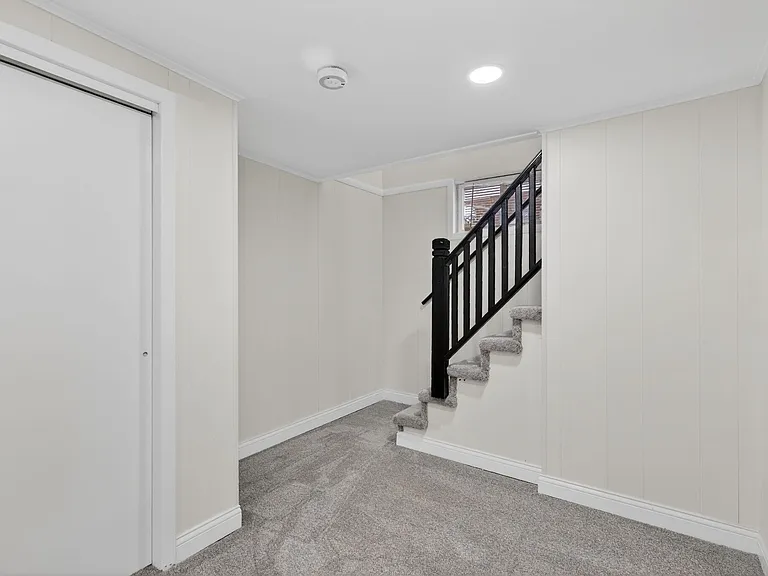 9011 Gedde Ave — Photo 21