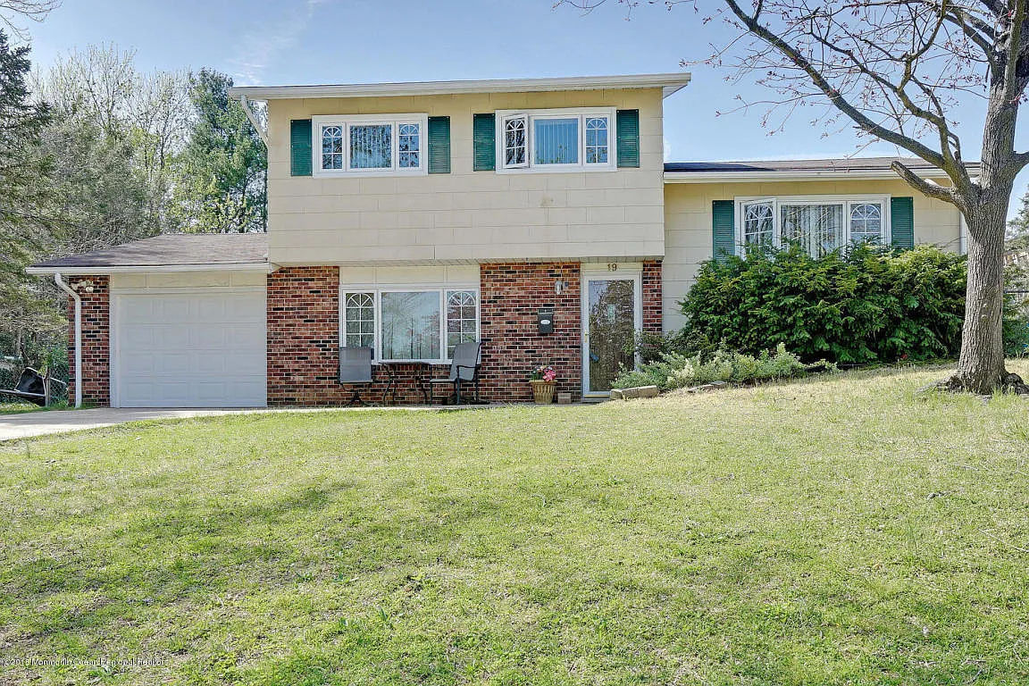 19 Albany Ave photo 1