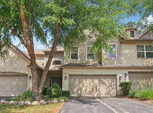 5293 Pebble Ln, Prairie Grove, IL 60012