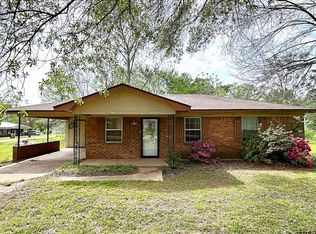 205 Douglas St, Frankston, TX