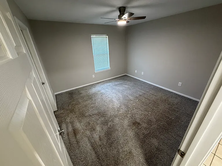 1422 Shoshoni Trl #B — Photo 13