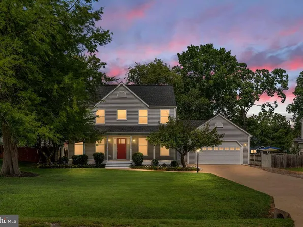 5820 Glen Eagles Dr, Fredericksburg, VA 22407