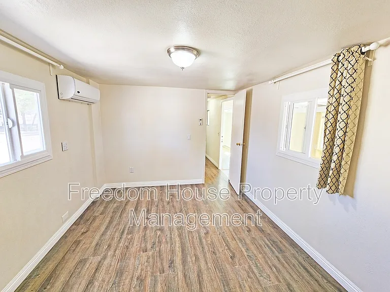 1080 W Windsong Ln #B — Photo 16