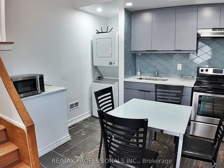 5 Farmbrook Rd #B — Photo 7